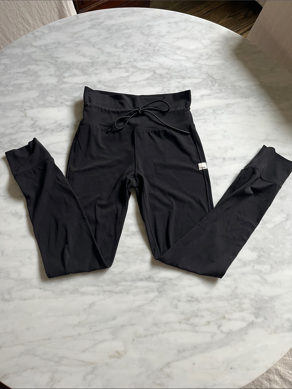 Vuori Daily Form Leggings- small